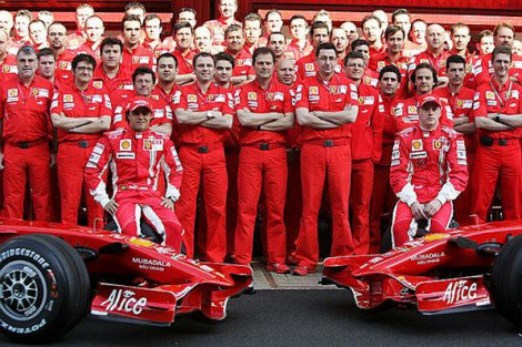 Los Ferrari dominan los primeros libres en Montmeló, Alonso sexto