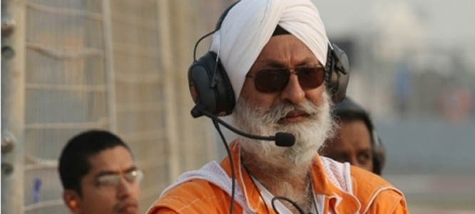 Un Comisario de Pista local en el GP de India