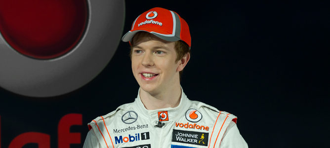 Oliver Turvey en la presentación del MP4-27