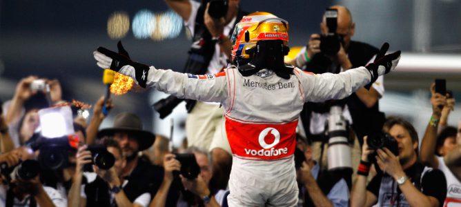 Hamilton gana en Abu Dabi 2011