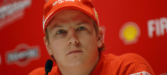 Kimi en su presentación con Ferrari