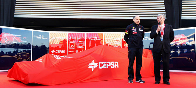 Franz Tost en la presentación del STR7