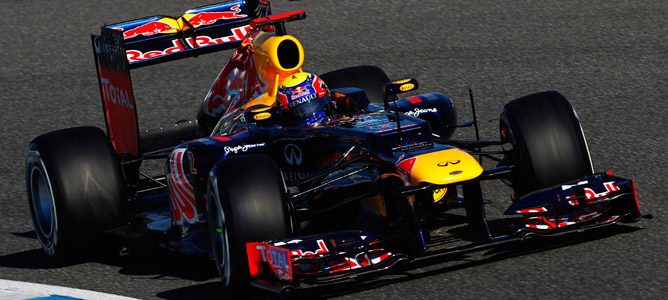 Mark Webber con el Red Bull RB8 en Jerez