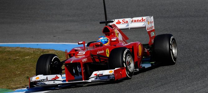 Fernando Alonso rueda con el F2012