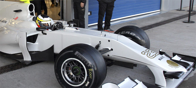 El F111 saliendo del garaje en Jerez