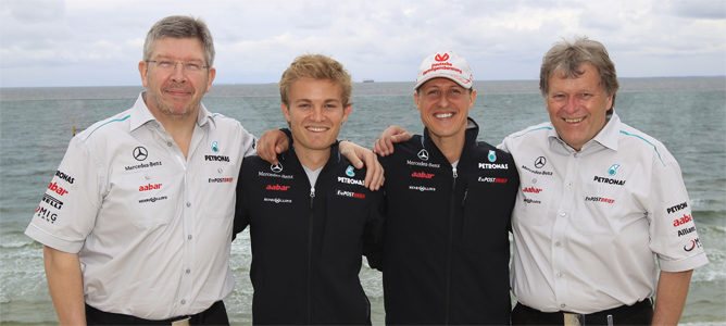 Ross Brawn, Nico Rosberg, Michael Schumacher y Norbert Haug