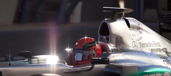 Michael Schumacher con el W02 en Jerez