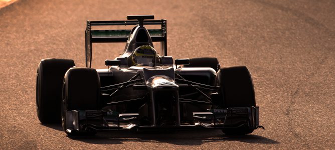 Rosberg con el W03 en Barcelona