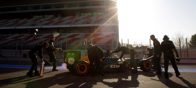 Heikki Kovalainen en el primer día de test en Barcelona