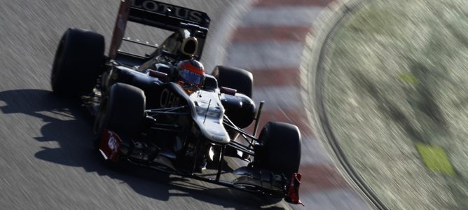 Romain Grosjean con el Lotus en Barcelona