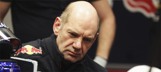 Adrian Newey en el box de Red Bull