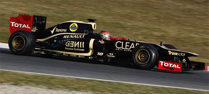 Grosjean rueda con el Lotus E20