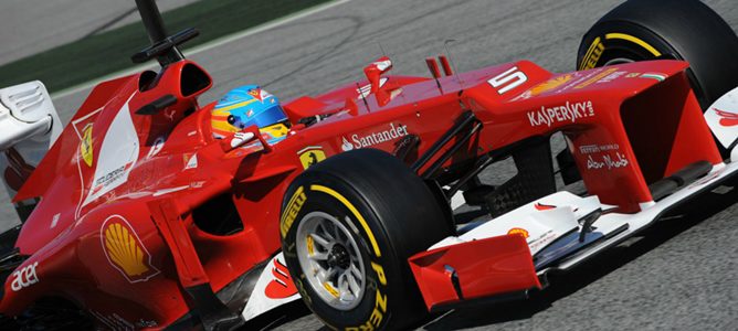 Fenando Alonso en los test de Montmeló 2012