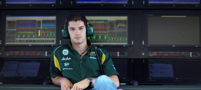 Alexander Rossi en el muro del antiguo equipo Team Lotus durante los test de jóvenes promesas de Abu Dabi