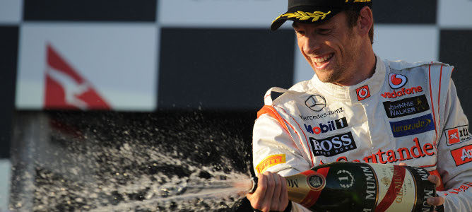 Button celebra la victoria en Australia 2012