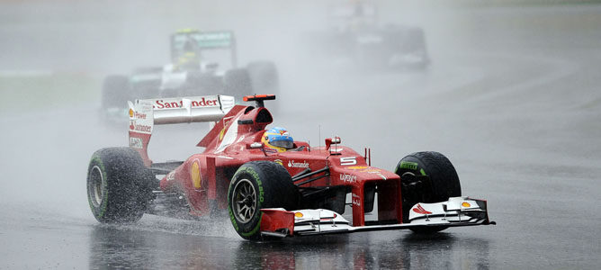 Un Ferrari sobre el asfalto de Sepang