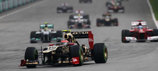 Un Lotus sobre el asfalto de Sepang