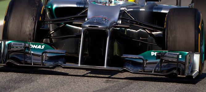 Toma de aire del F-duct de Mercedes