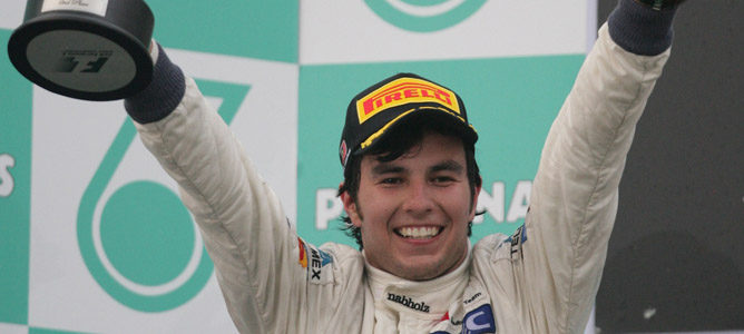 Sergio Pérez en el podio de Sepang