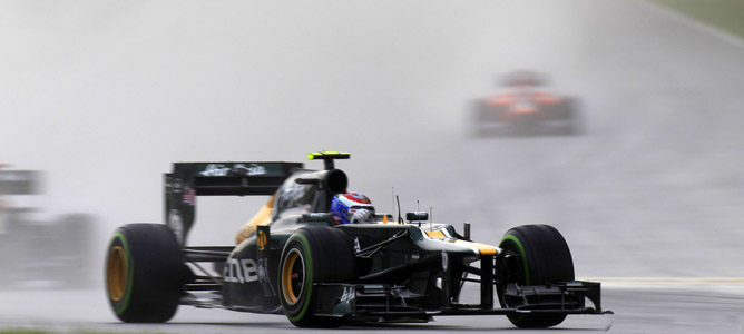 Vitaly Petrov en el circuito de Sepang