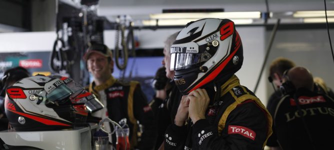 Kimi Räikkönen en el box de Lotus