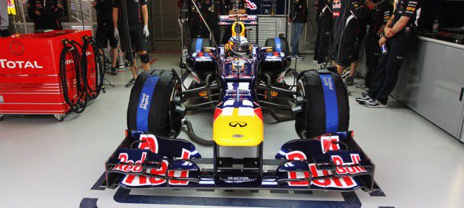 Sebastian Vettel con la mirada fija a traves de su casco