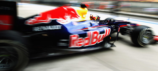 Sebastian Vettel saliendo de boxes en China 2012