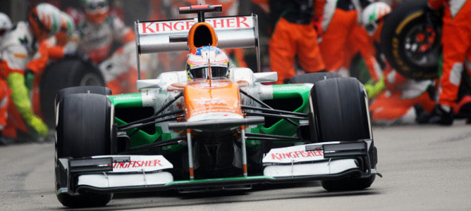 Paul di Resta a la salida de su parada en boxes