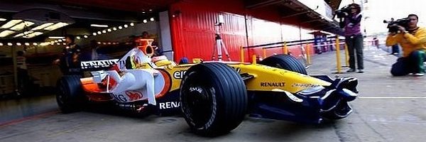 Renault considera que el R28 ha ganado 3 décimas con las mejoras