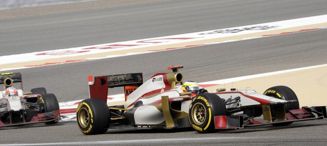 Pedro de la Rosa, pilotando su F112 en el Gp de Baréin 2012