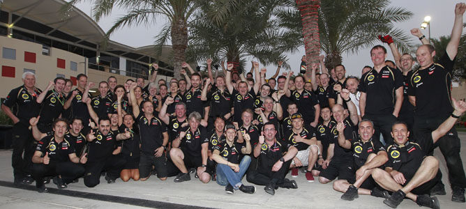 El equipo Lotus celebra el gran resultado