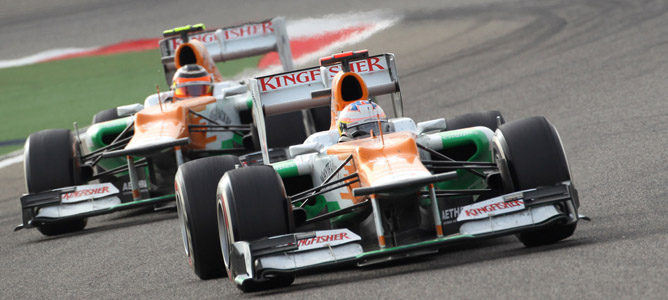 Los Force India en el circuito de Sakhir