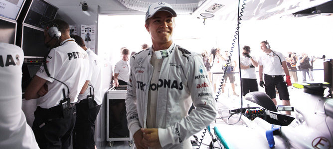 Nico Rosberg en el box de Mercedes