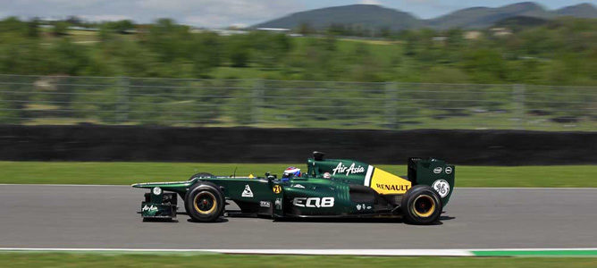 Vitaly Petrov con Caterham en los test de Mugello 2012