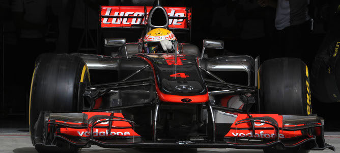 Hamilton saliendo del box de McLaren