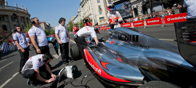 Jenson Button en la exhibición de Budapest