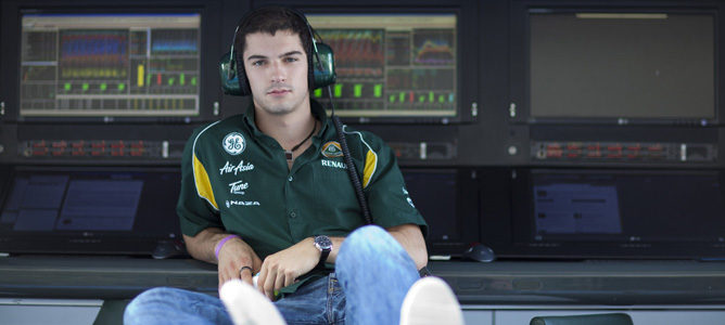 Alexander Rossi con Team lotus en Abu Dabi 2011