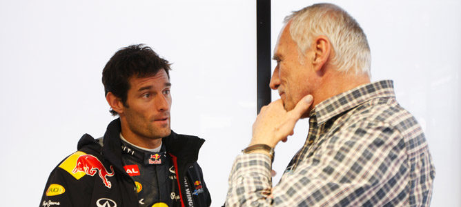 Dietrich Mateschitz charla con Mark Webber