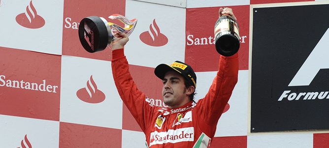 Fernando Alonso en el podio del GP de España 2012