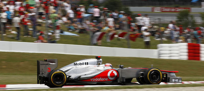 Button rueda en el asfalto de Montmeló