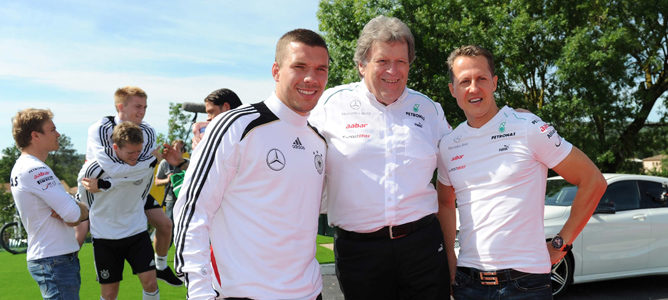 Acto con los jugadores de la selección alemana para Mercedes