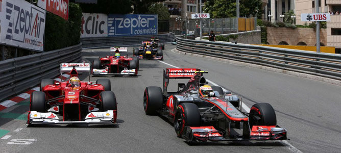 Fernando Alonso y Lewis Hamilton lucharon en Mónaco