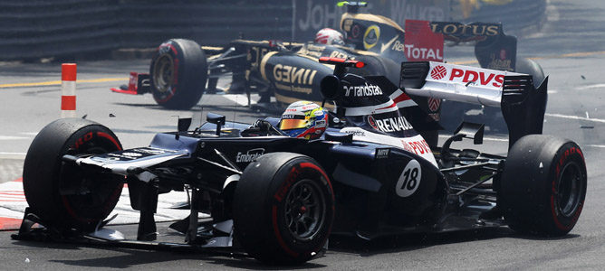Pastor Maldonado se estrelló en la primera vuelta en el GP de Mónaco