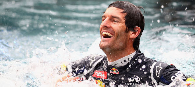 Webber celebrando su victoria en Mónaco