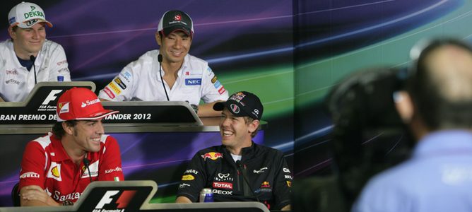 Sebastian Vettel, Fernando Alonso, Kamui Kobayashi y Nico Hülkenberg en la rueda de prensa del jueves del GP de España 2012