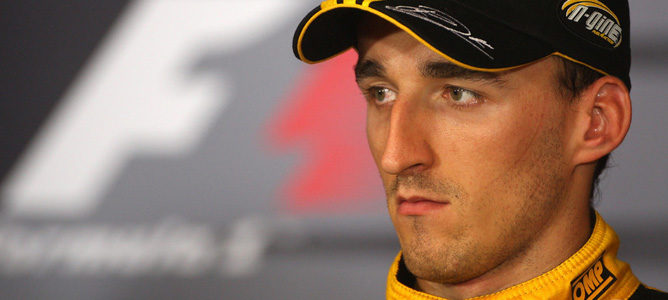 Robert Kubica en una rueda de prensa FIA de 2010