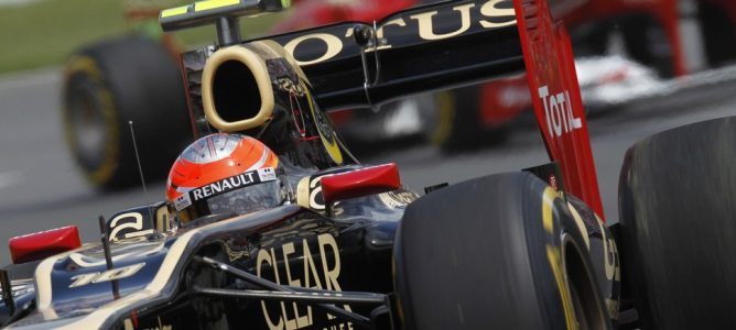 Romain Grosjean a los mandos del Lotus E20 en el Circuito de Gilles Villeneuve