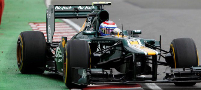 Vitaly Petrov controlando el coche en el Circuito de Gilles Villeneuve