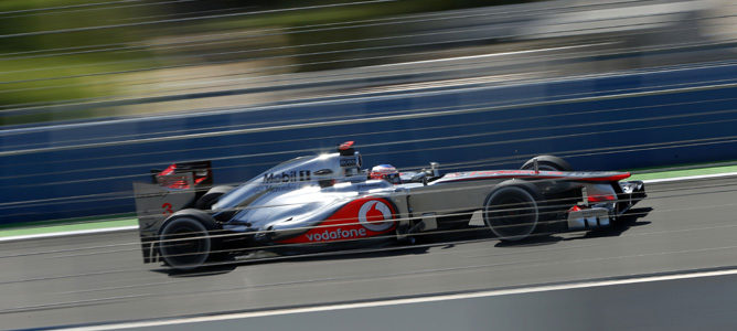 Jenson Button rueda durante la clasificación del GP de Europa