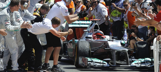 Mercedes volvió al podio en Valencia